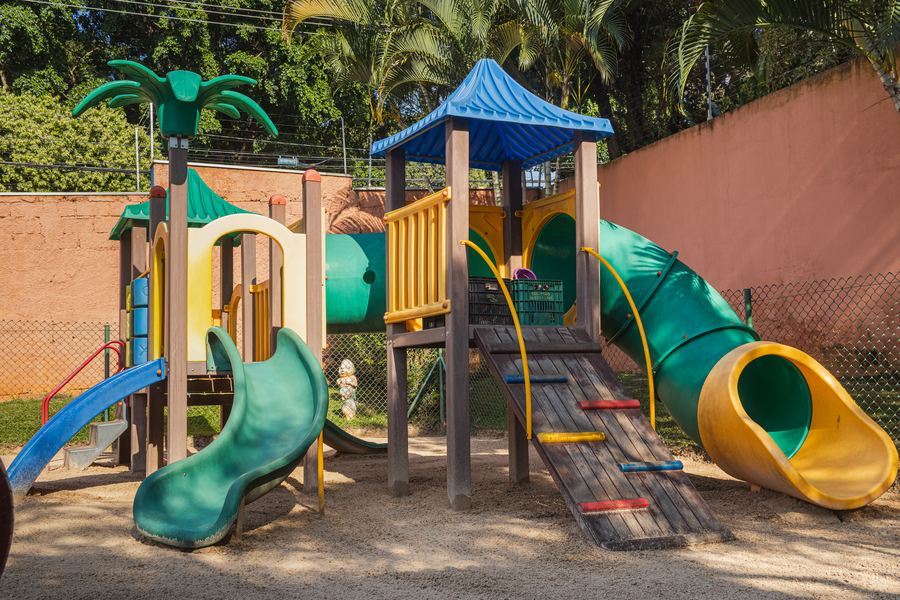 Playground no parque de areia
